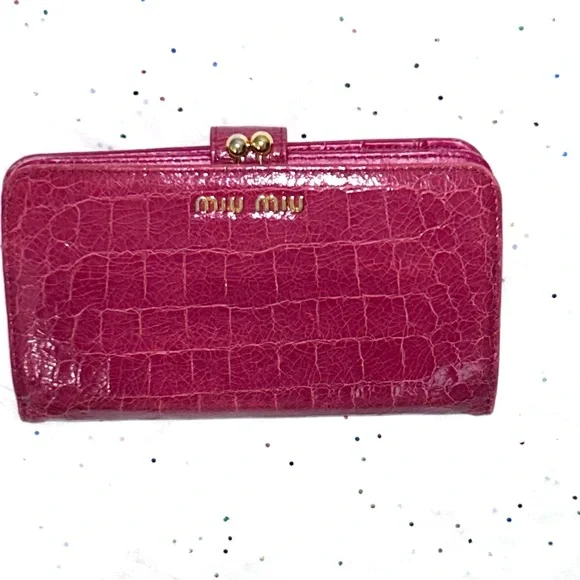 Miu Miu Pink Croc-Embossed Wallet - Picture 4 of 15